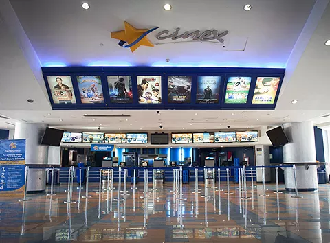 Fachada de Cinex El Tolón