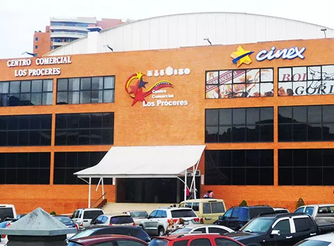 Fachada de Cinex Los Próceres