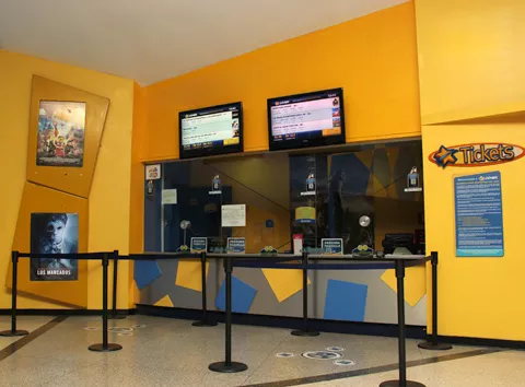 Fachada de Cinex Buenaventura