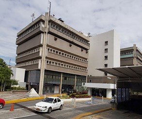 Fachada de Policlínica Metropolitana