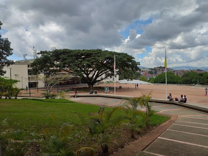 Fachada de Universidad Metropolitana de Caracas 759