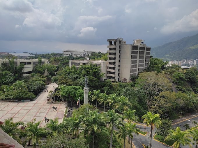 Fachada de Universidad Santa María 762