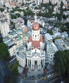 Fachada de Basílica de San Pedro Apóstol 778