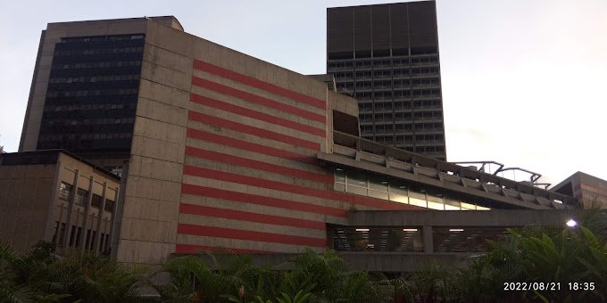 Fachada de Biblioteca del Banco Central de Venezuela 814