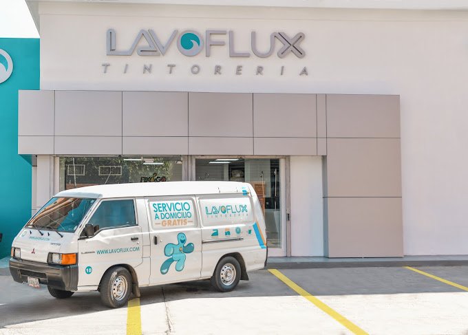 Fachada de Tintoreria Lavoflux CA