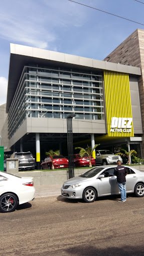 Fachada de Diez Active Club