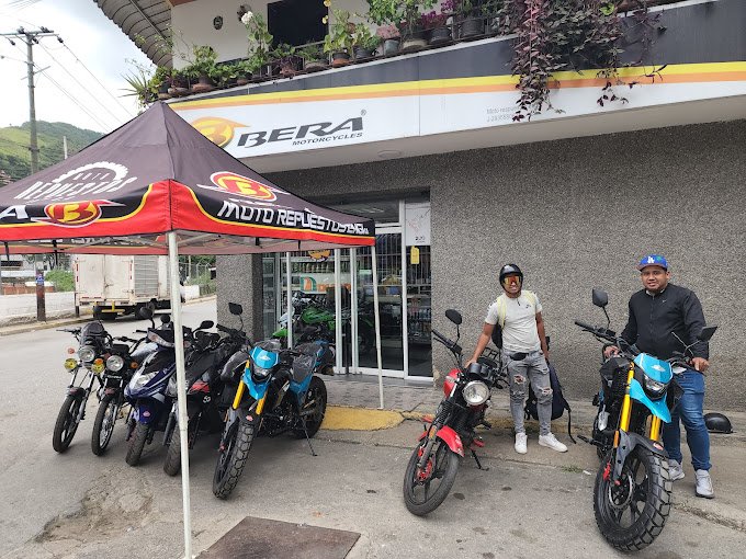 Fachada de Motos Bera Las Adjuntas 2465