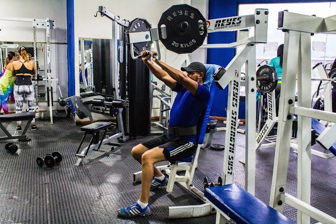 Fachada de Gimnasio Buenaventura C.A. 2555