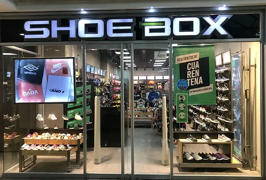 Fachada de Shoe Box Candelaria Center