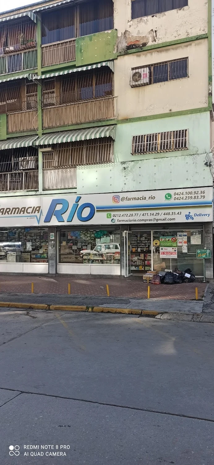 Fachada de Farmacia Río