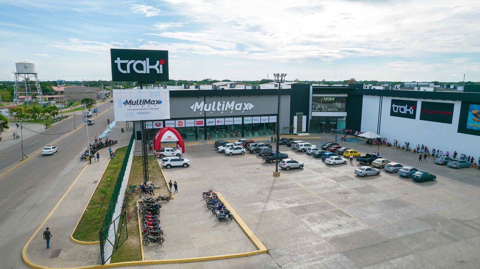 Fachada de Multimax San Fernando de Apure