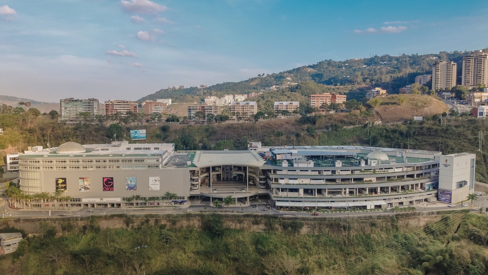 Fachada de Parque Cerro Verde 4004