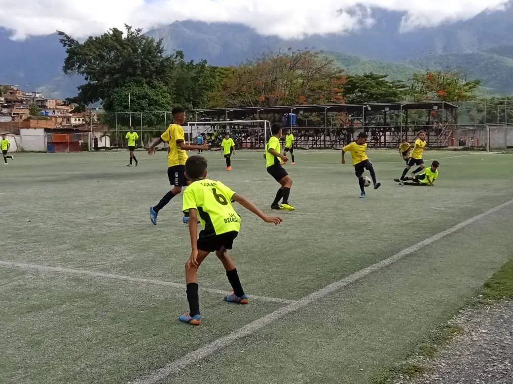 Fachada de Escuela de futbol «La Rosa»