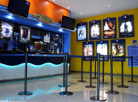 Fachada de Cinex Cima Plaza