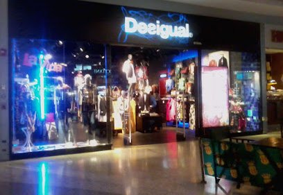 Fachada de Desigual