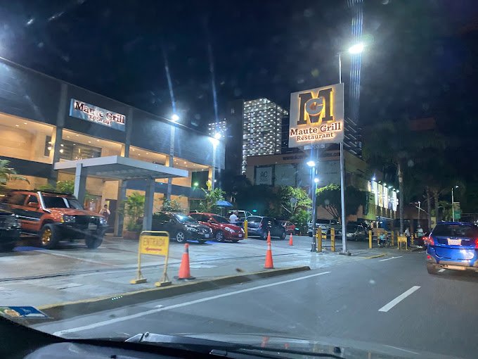 Fachada de Maute Grill 4696