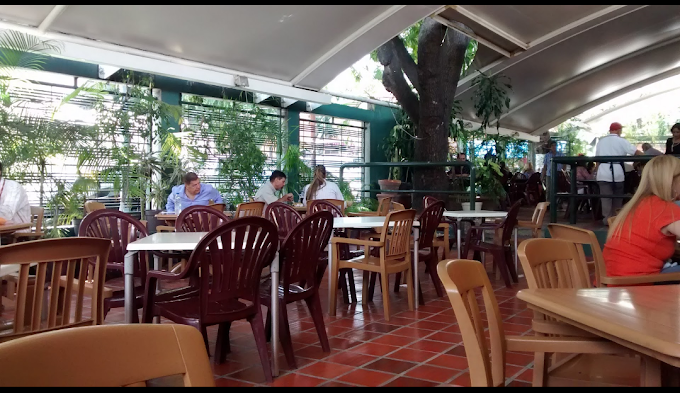 Fachada de Pastelería Danubio Chacao 5102