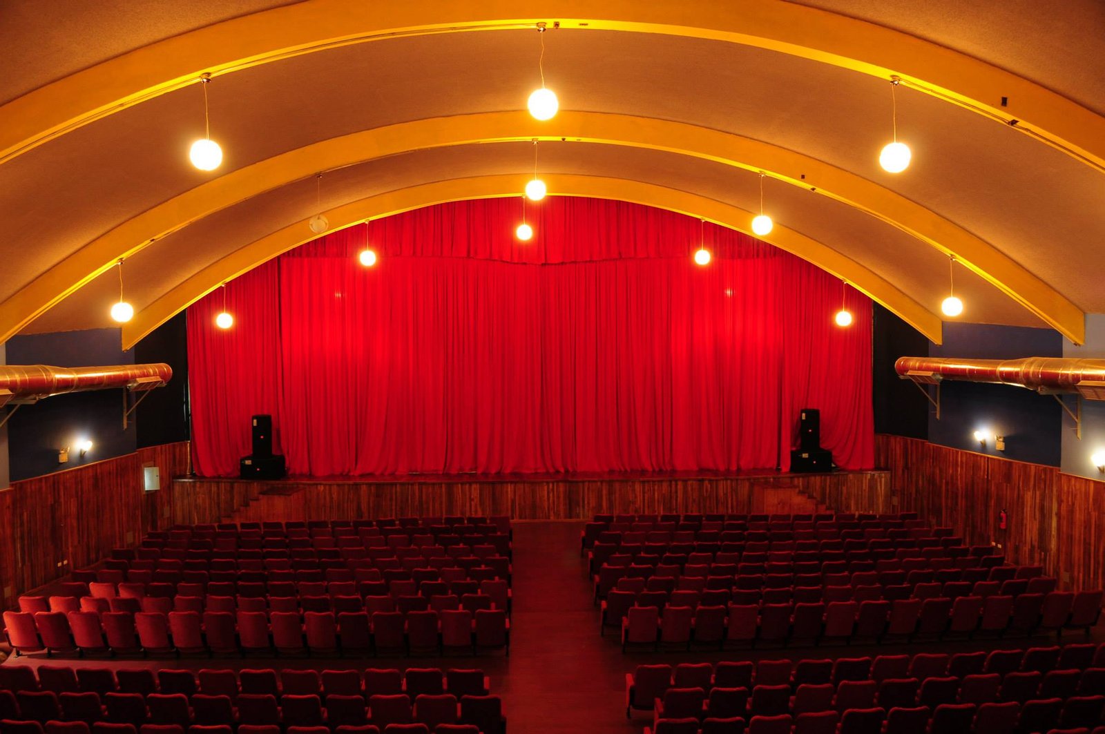 Fachada de Teatro Simón Rodríguez 5474