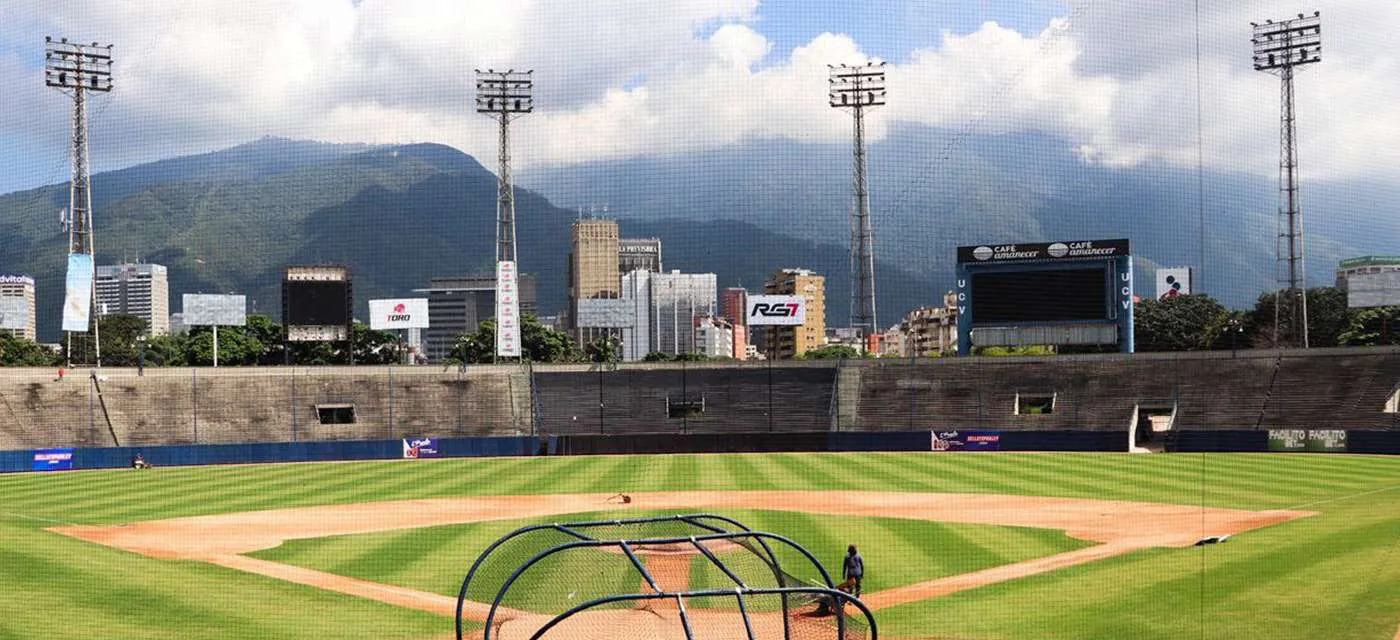 Fachada de Estadio Universitario de Caracas