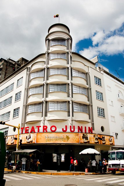 Fachada de Teatro Junín