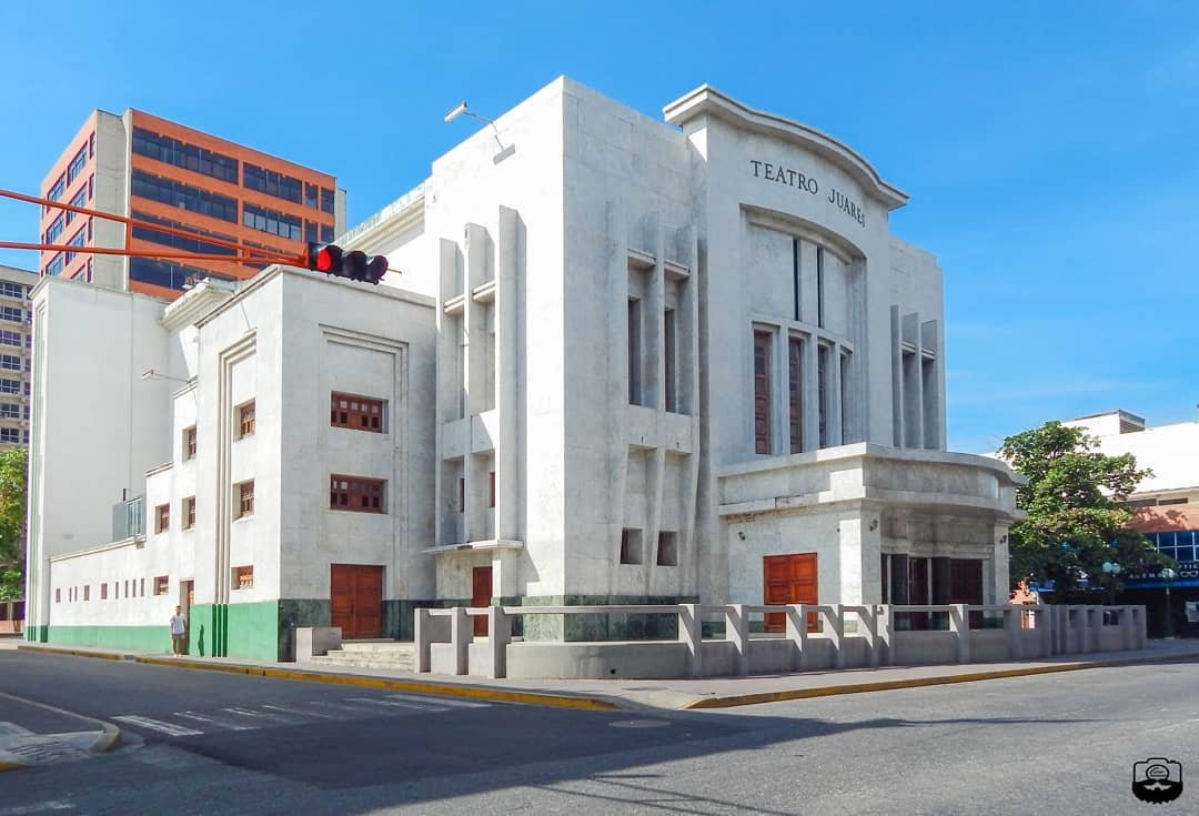 Fachada de Teatro Juares