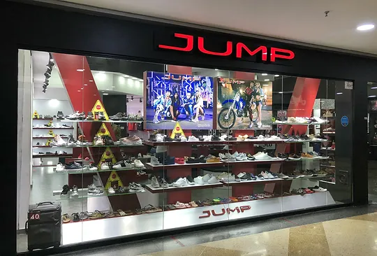 Fachada de Jump C. C. Candelaria Center