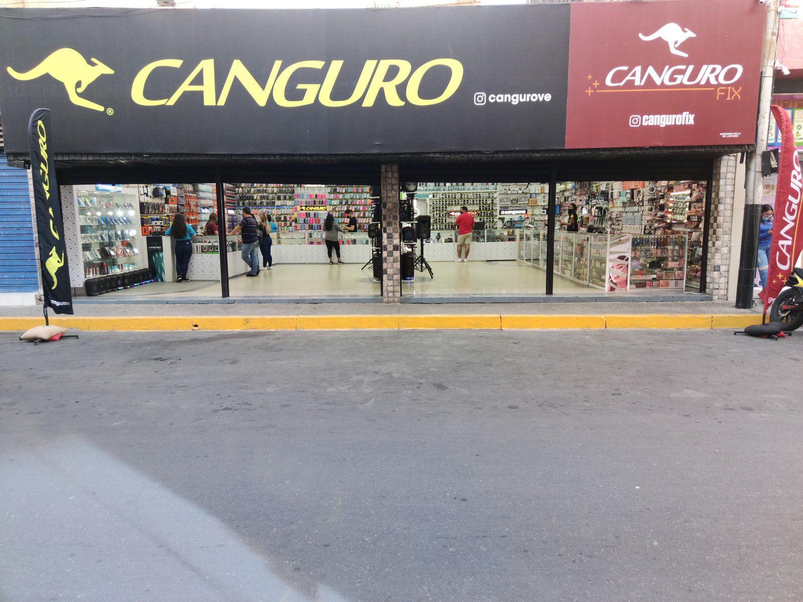 Fachada de Canguro Punto Fijo