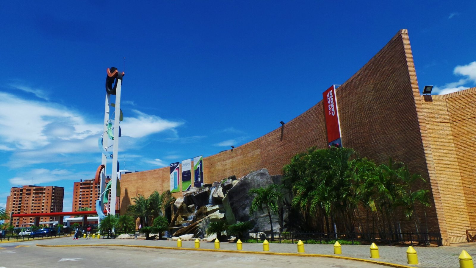 Fachada de Gina Orinokia Mall