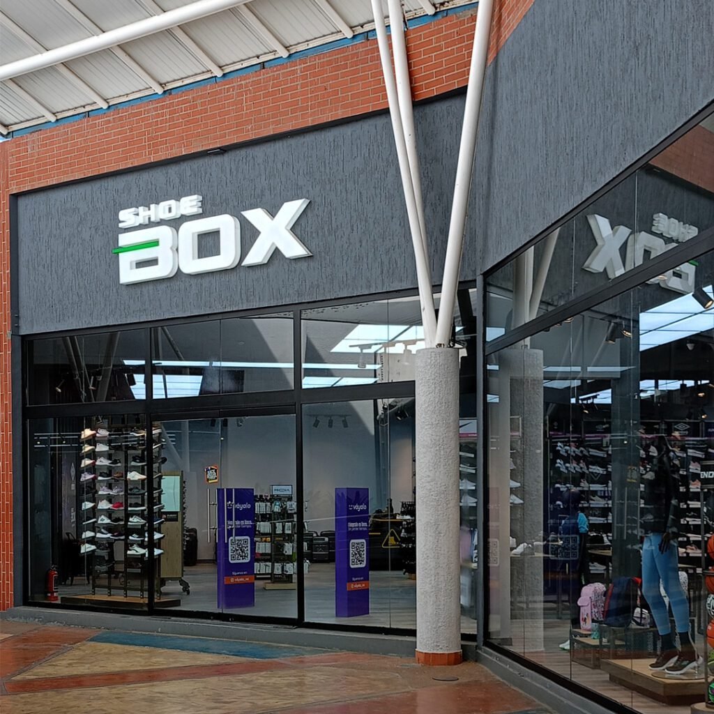 Fachada de Shoe Box C. C. Las Virtudes