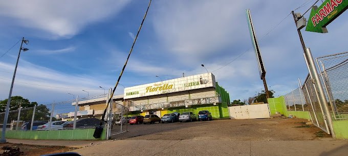 Fachada de Fiorella Supermarket Fuerzas Armadas