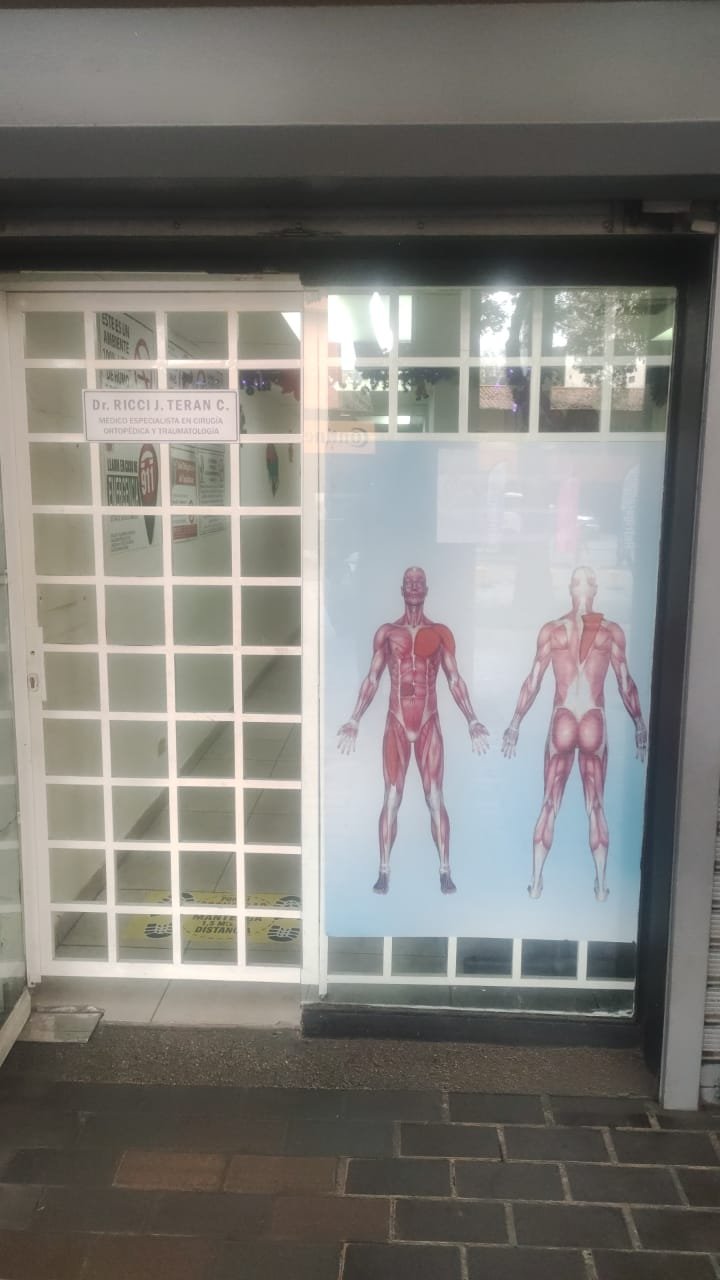Fachada de Consultorio Dr. Ricci Teran 7818