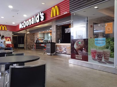 Fachada de McDonald's Millennium