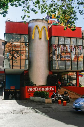 Fachada de McDonald's Las Mercedes