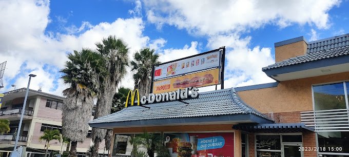 Fachada de McDonald's Las Minas