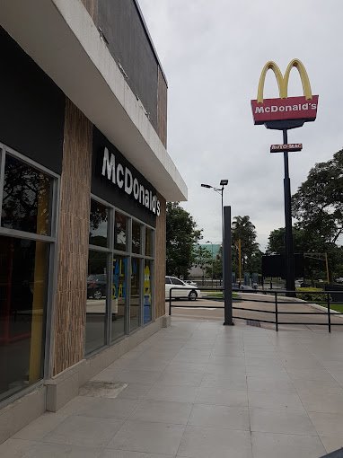 Fachada de McDonald's Naguanagua