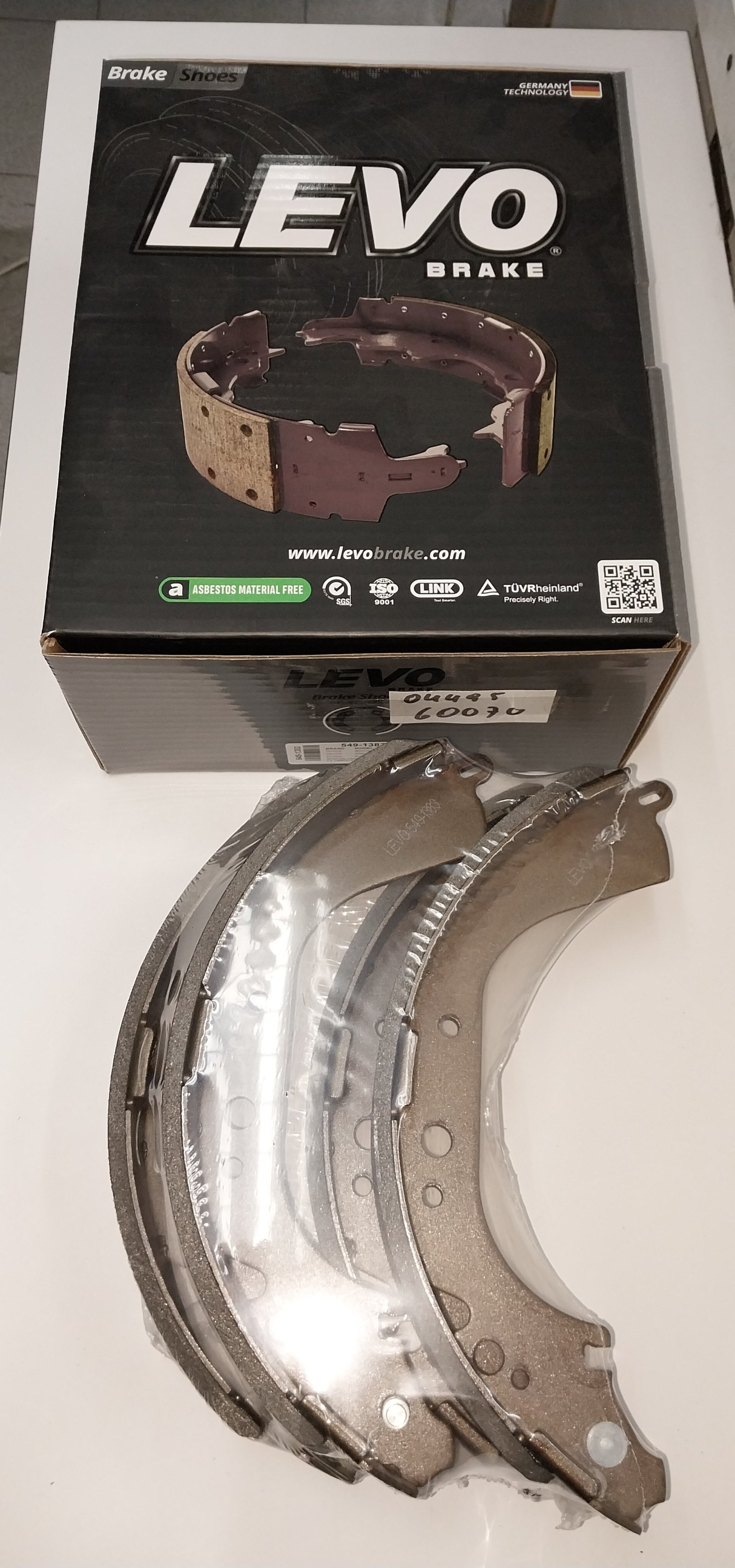 Imagen de producto Bandas de freno toyota autana , burbuja machoto marca levo